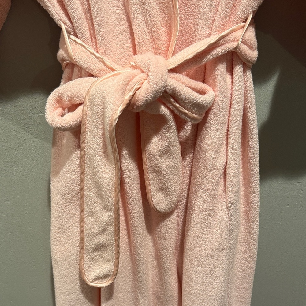 Vintage Christian Dior Carnation Pink Lace-Trim Terry Bath Lounge Robe with Tie - Picture 6 of 14